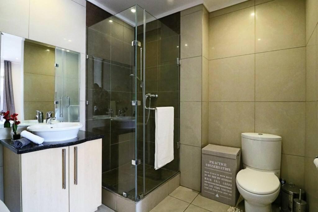 Upmarket Sandton Hydro Park Apartments Johannesburg Exterior photo