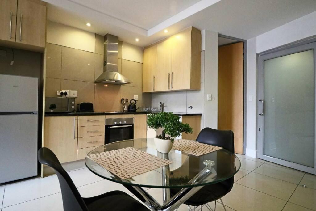 Upmarket Sandton Hydro Park Apartments Johannesburg Exterior photo