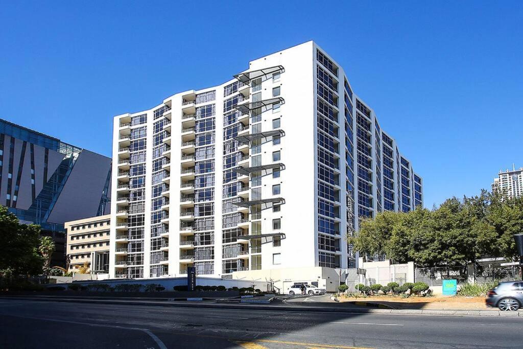 Upmarket Sandton Hydro Park Apartments Johannesburg Exterior photo